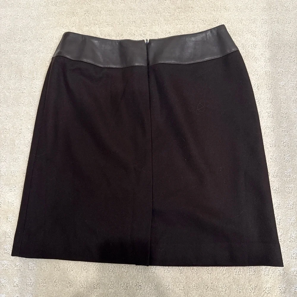 Petite Sophisticate Black A-Line Skirt Faux Leather Waist Buckle Detail Size 4 - Picture 4 of 4